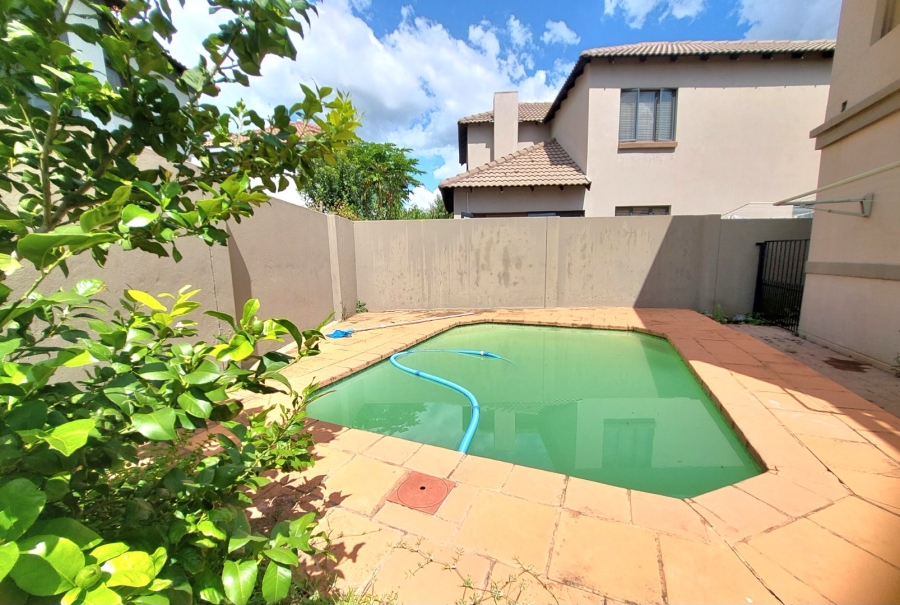 3 Bedroom Property for Sale in Gateway Manor North West